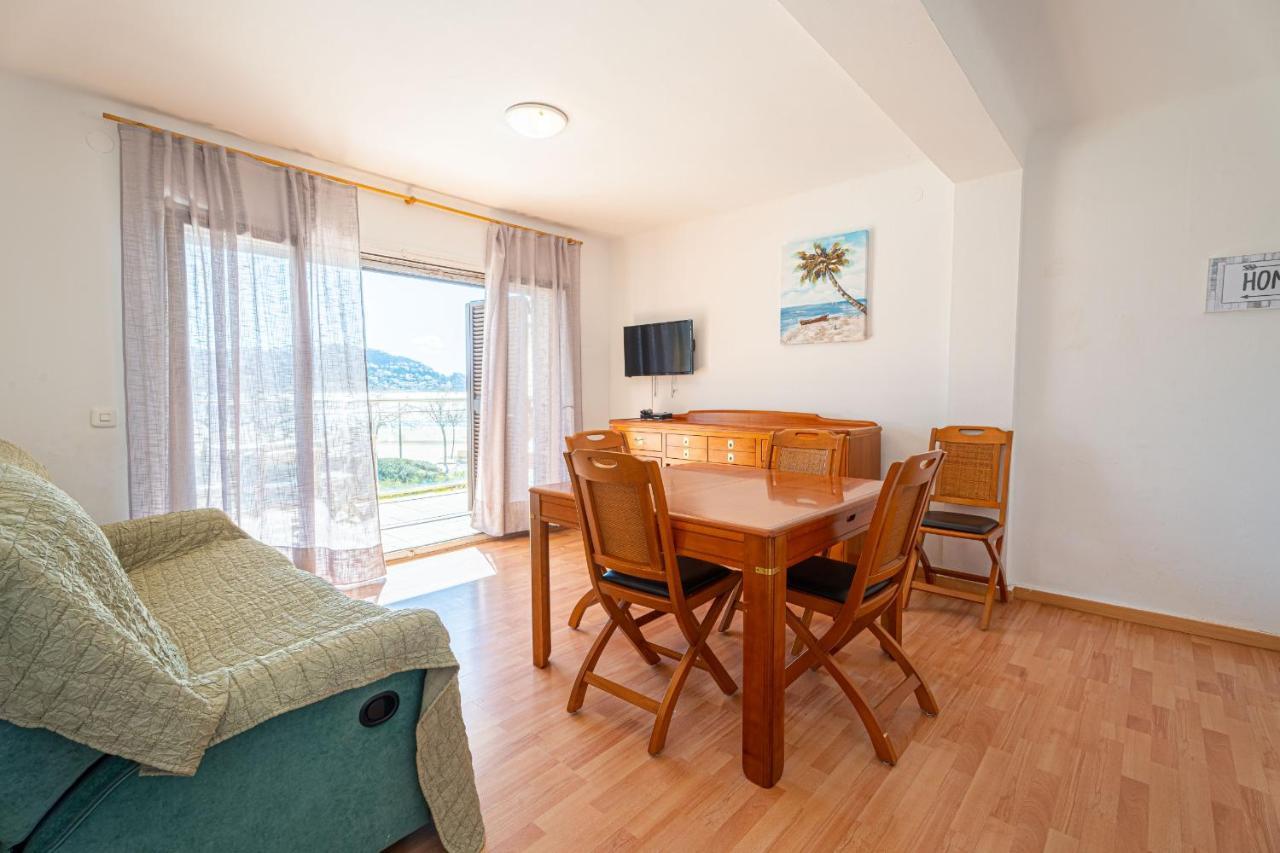 Apartamento Rhodes Vista Al Mar Apartment Росес Екстериор снимка